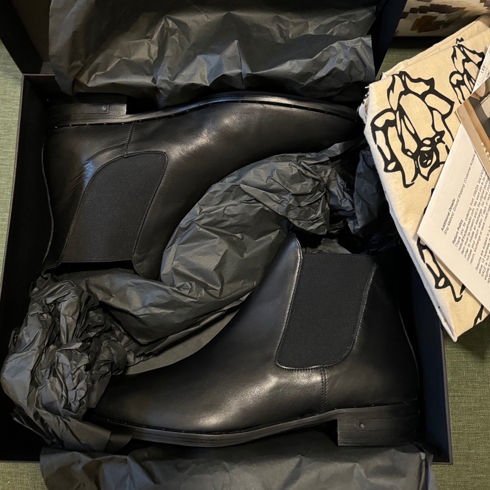 Freda Salvador Sleek Chelsea Boots